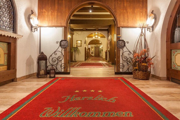 Hotel 3 of 82