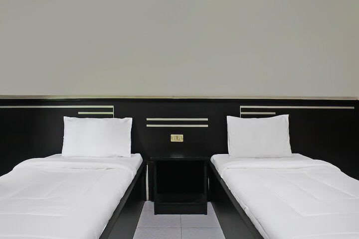 Room 14 of 28