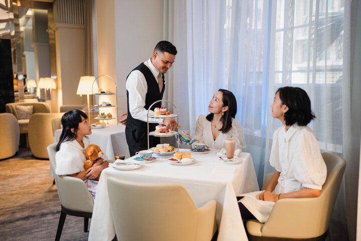 Dining 42 of 64