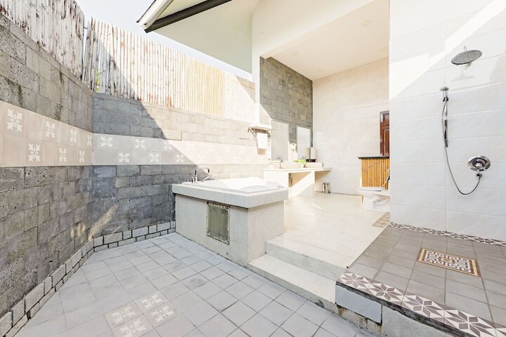 Room 44 of 140