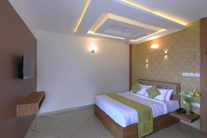 Room 11 of 21