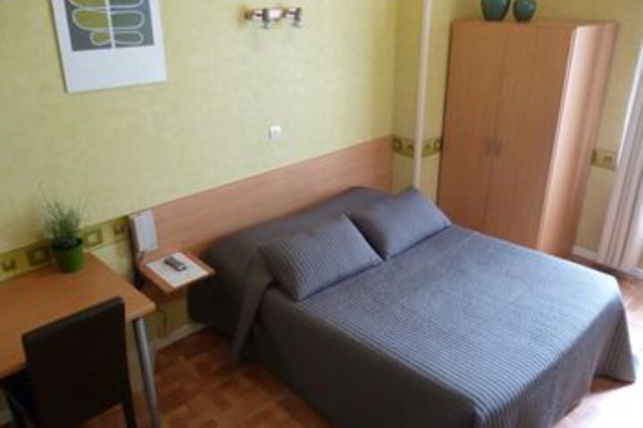 Room 13 of 22