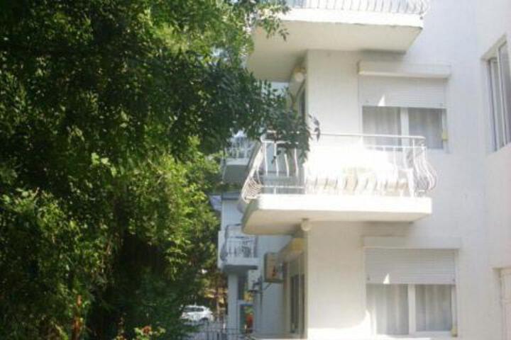 Lurd Family Hotel