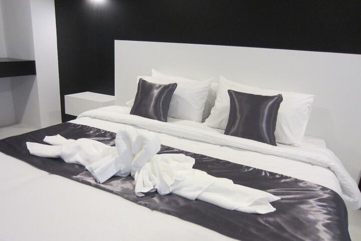 Room 14 of 63