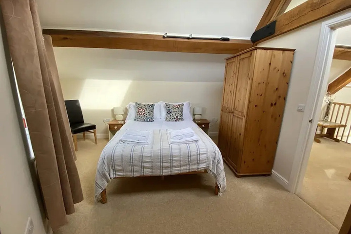 Room 4 of 15