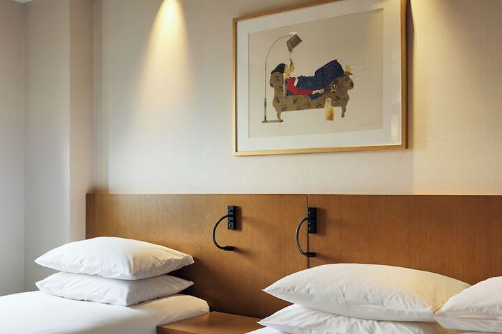 Room 17 of 39