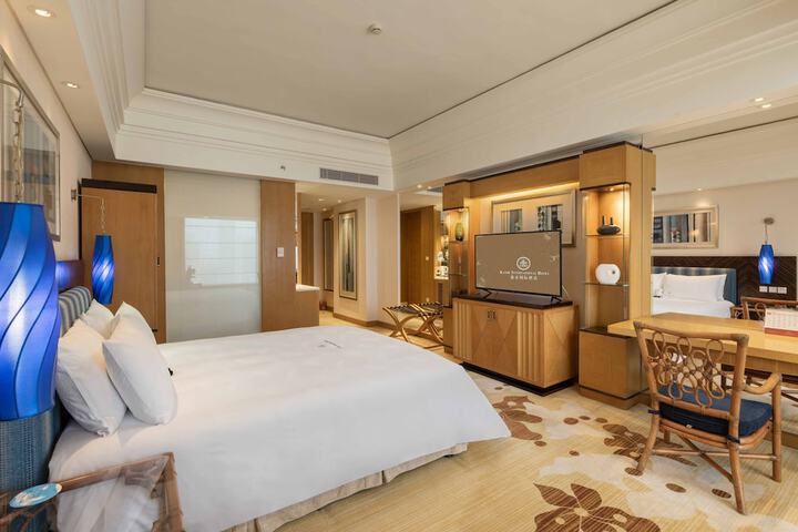 Room 16 of 34