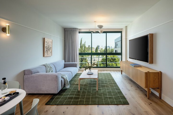 Room 50 of 72