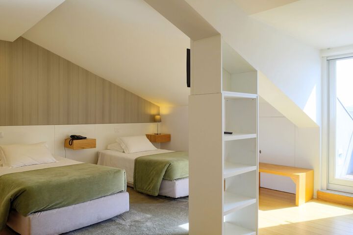 Room 21 of 38