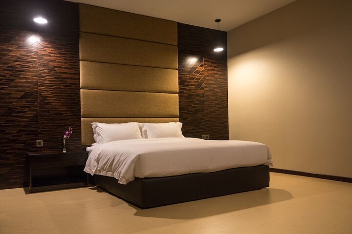 Room 12 of 36