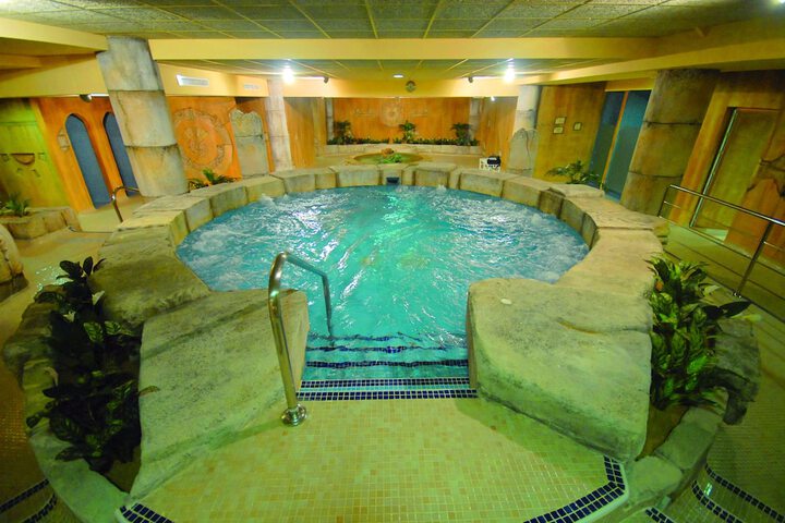 Spa 50 of 101