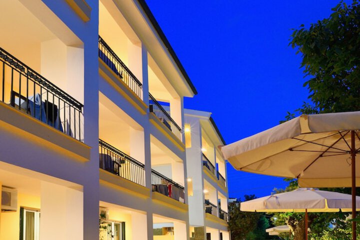 Hotel 53 of 62