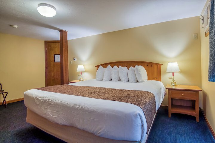 Superior King Lakeside with Shared Balcony (50 of 64)