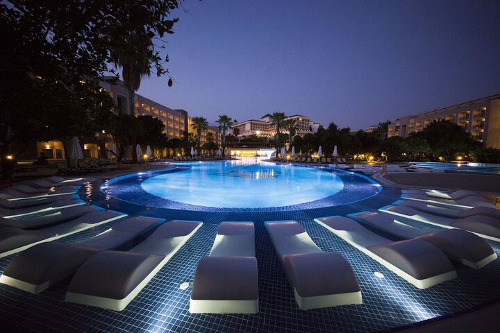 Pool 73 of 201