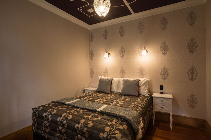 Room 2 of 31