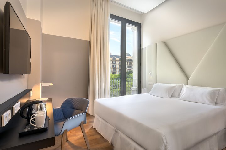 Room 11 of 64