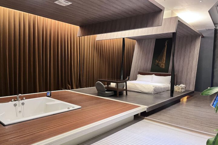 Room 5 of 29