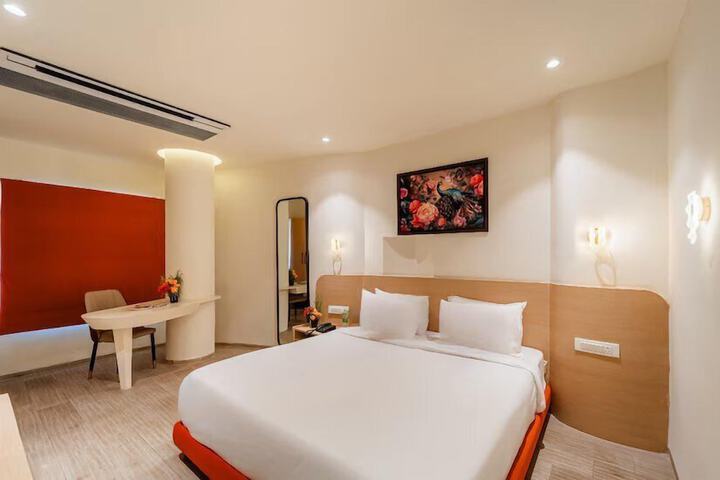 Room 9 of 25
