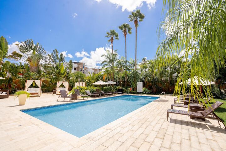 Hotel Pool