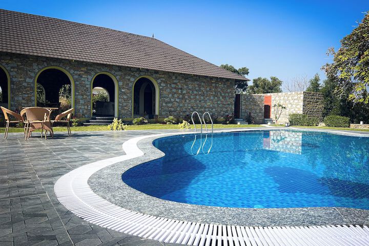 Pool 22 of 76