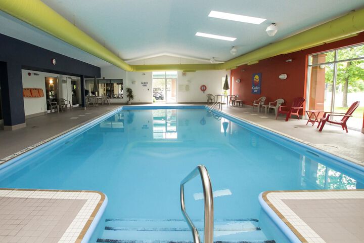 Pool Hotel