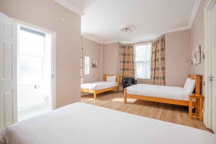Room 14 of 70