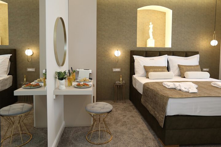 Room 14 of 49
