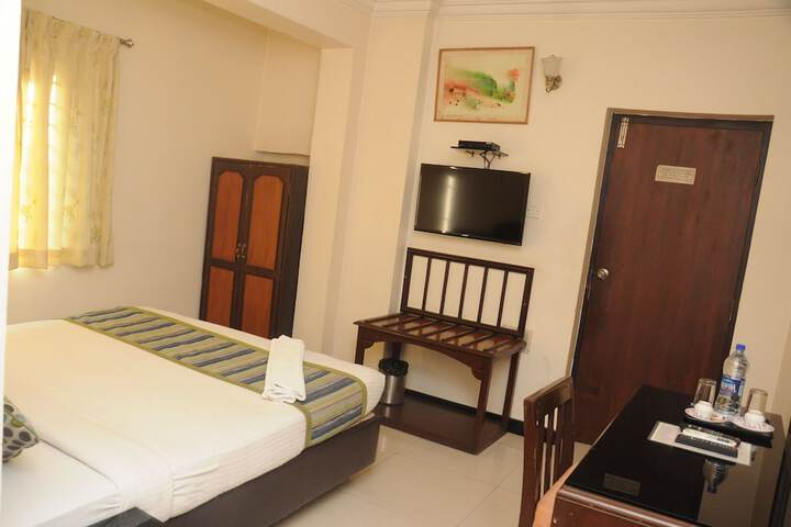 Room 9 of 38
