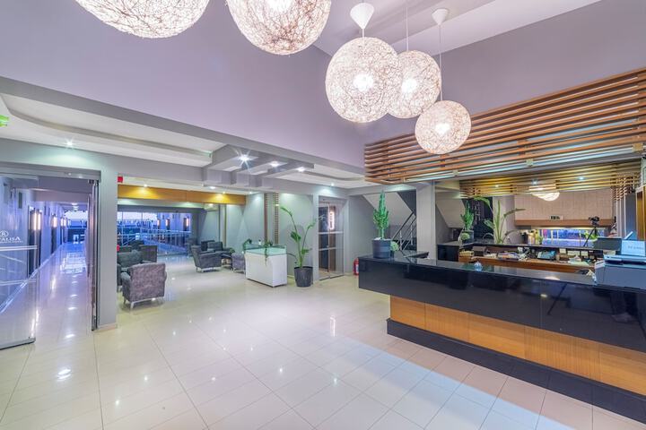 Guest Lobby