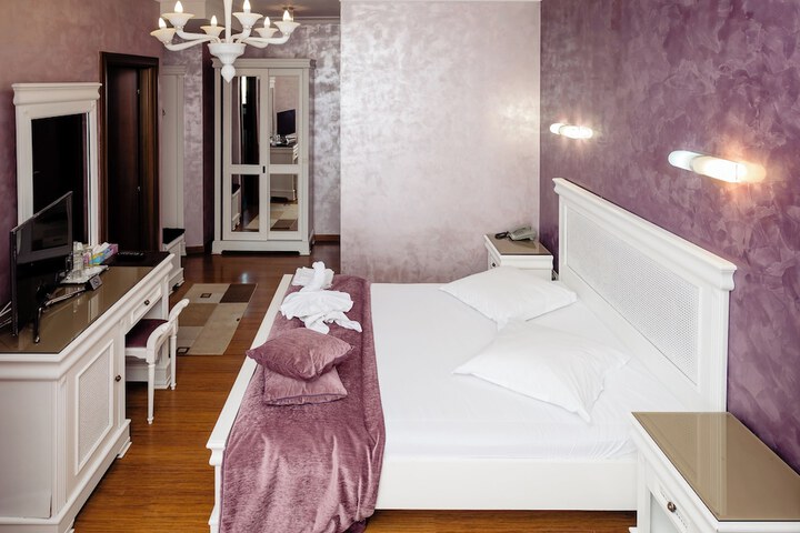 Room 42 of 169