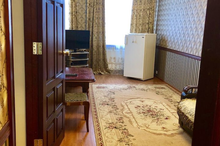 Room 16 of 19