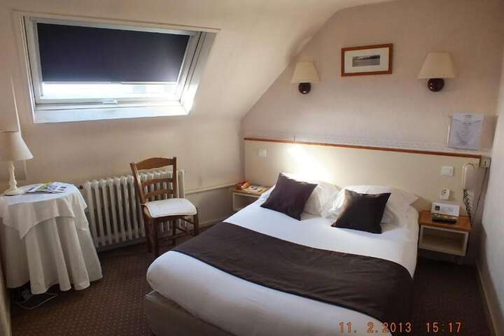 Room 7 of 32