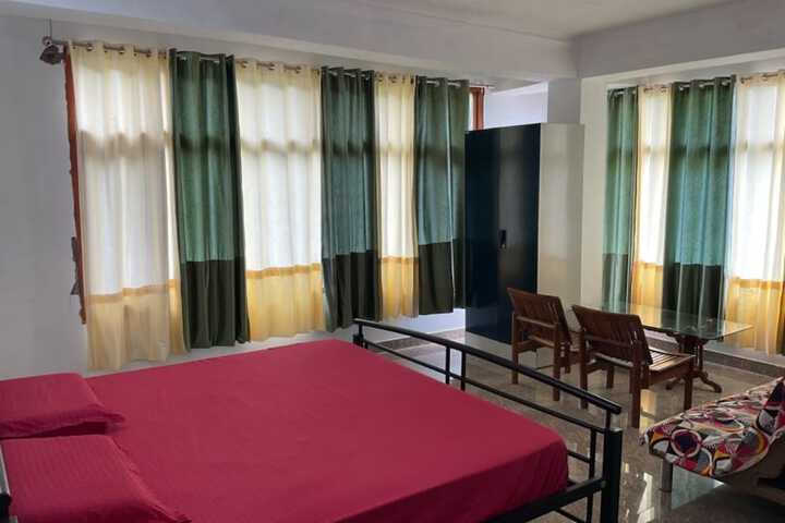Room 5 of 10