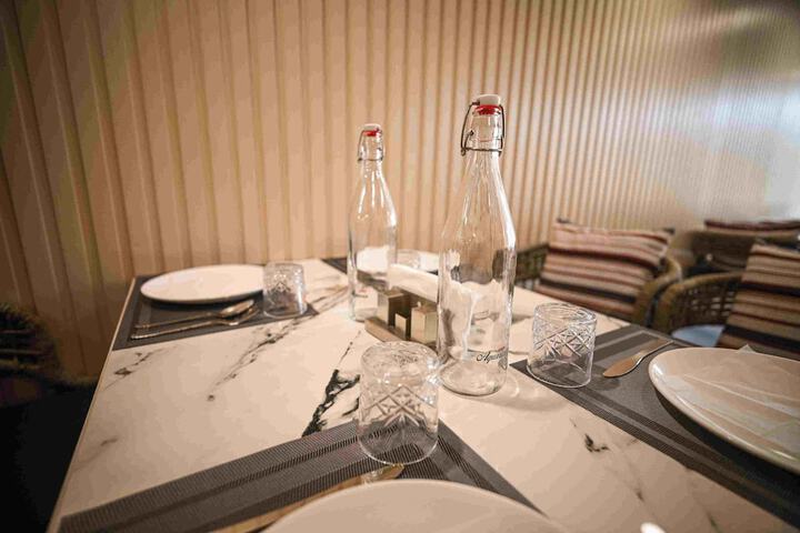 Dining 11 of 16