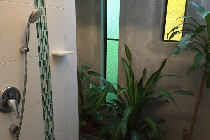 Room 10 of 37