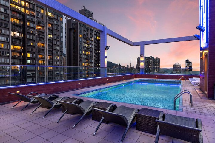 Hotel Pool