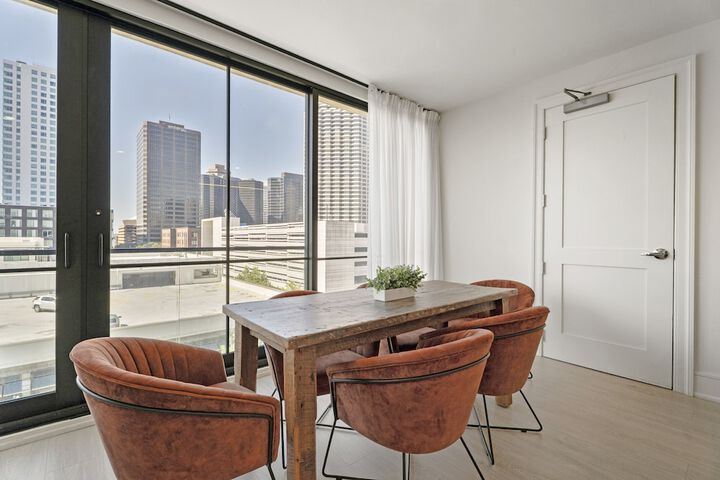 Room 50 of 140
