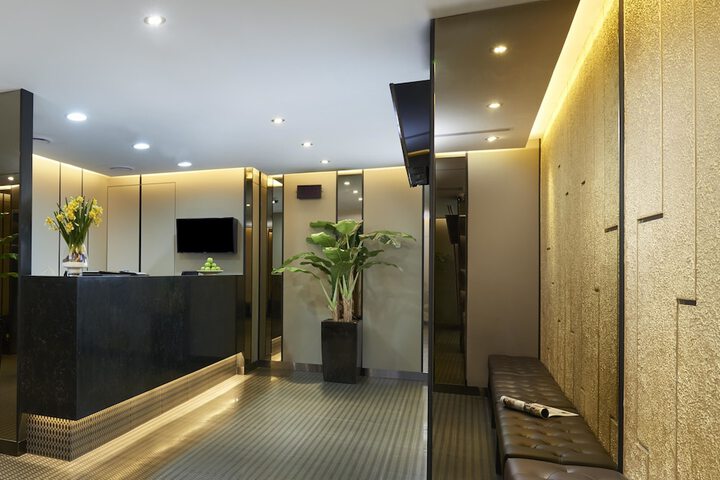 Entrance & Lobby