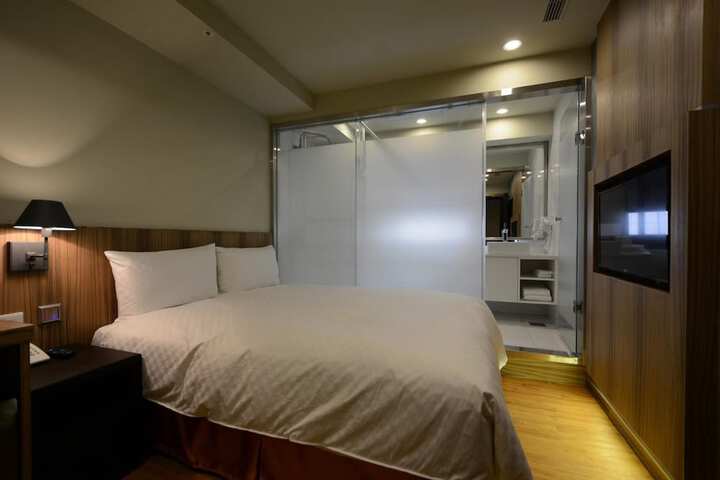 Room 26 of 41