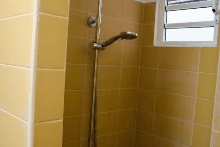 Room 4 of 87