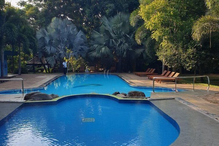 Pool 14 of 28