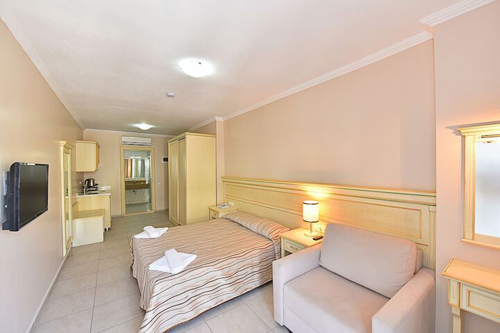 Room 4 of 44