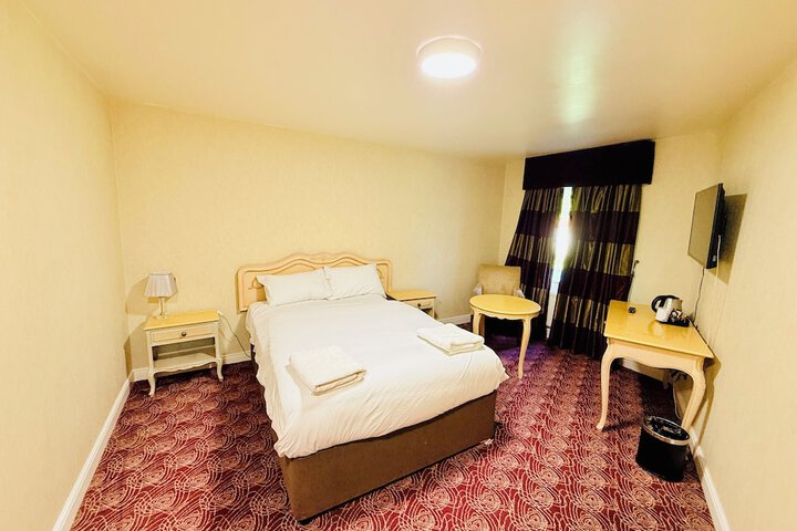 Room 37 of 72