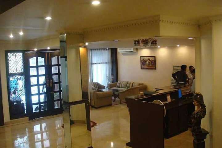 Hotel Lobby