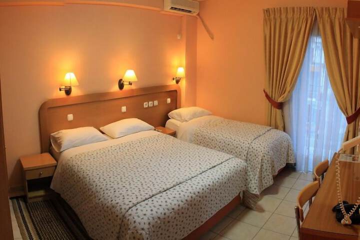 Room 4 of 47