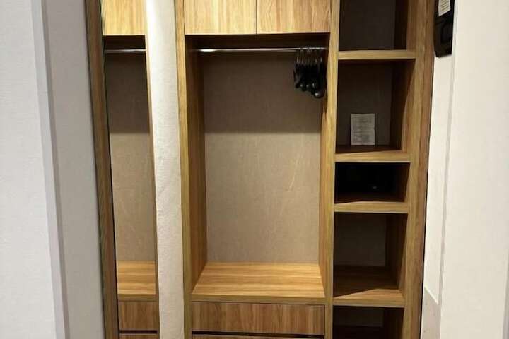 Room 14 of 42