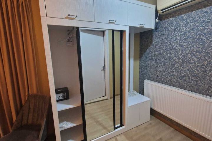Room 6 of 38