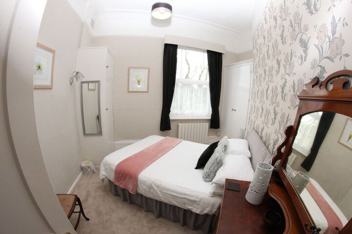 Room 25 of 113