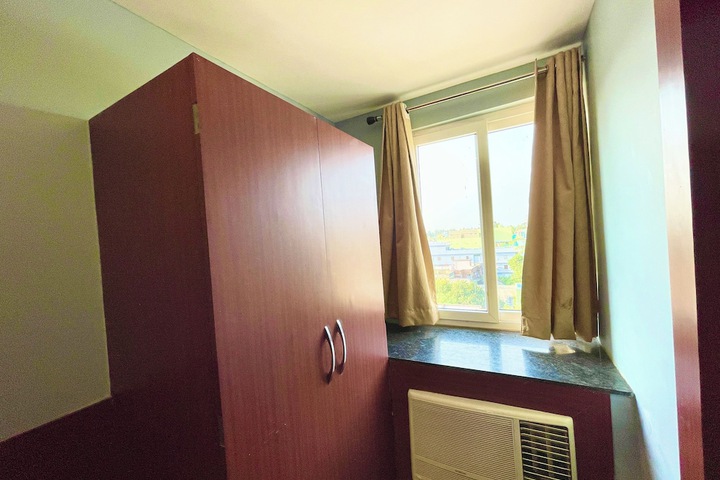 Room 38 of 76