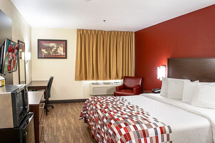 Room 9 of 33